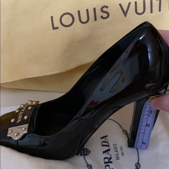 β€οΈAuthentic Prada heels - Picture 9 of 10